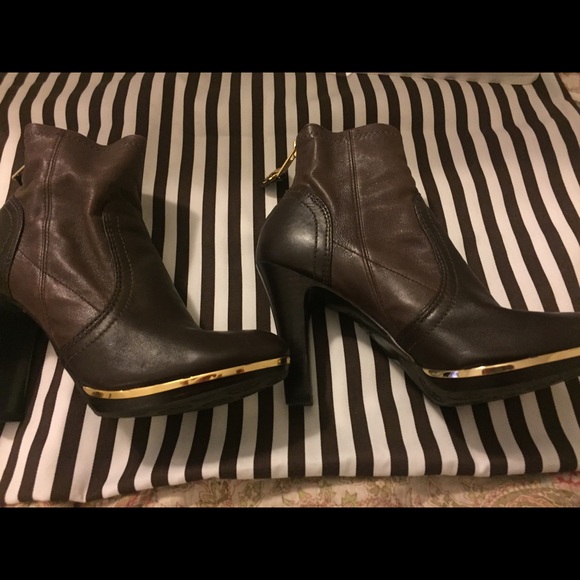 Tory Burch Brown leather booties - Picture 2 of 5